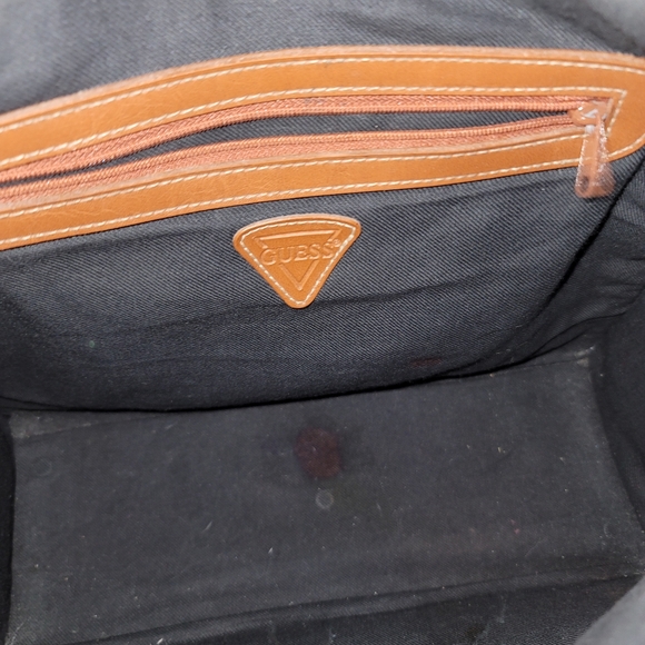 Guess purse - Picture 10 of 14